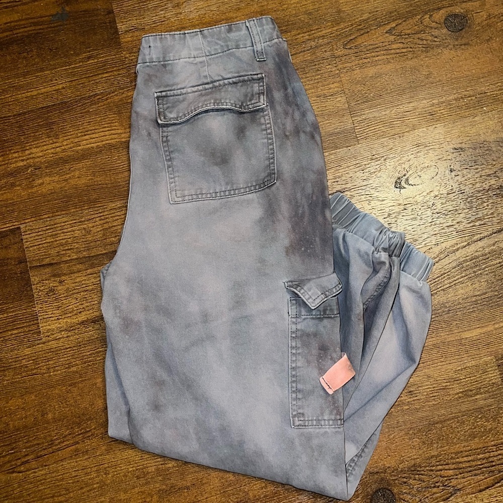 ⭐️Forever 21 Gray Acid Wash Cargo Buckled Cuffed Jogger Pants Size L - Picture 5 of 14